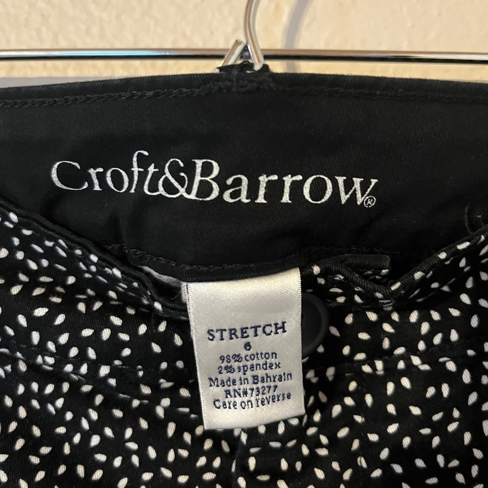 Croft & Barrow Women's Black & White Classic Fit Stretch Capri Size 6